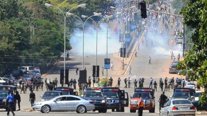 Des chiites inculpés pour violences au Nigeria