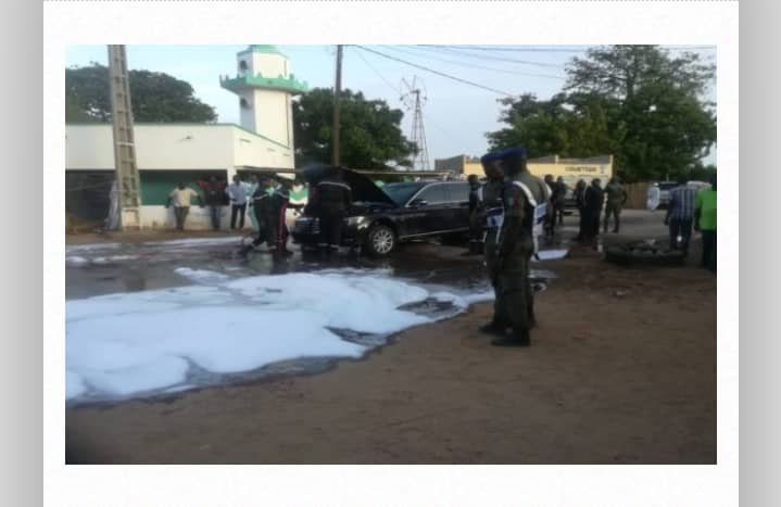 Inhumation Tanor Dieng: le véhicule présidentiel prend feu, Macky et IBK évacués
