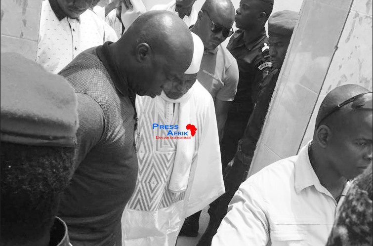 Abdoulaye Wade en visite privée chez le Khalife général des Mourides 