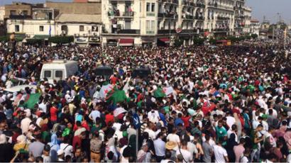 L'Algérie accueille dans la liesse ses héros