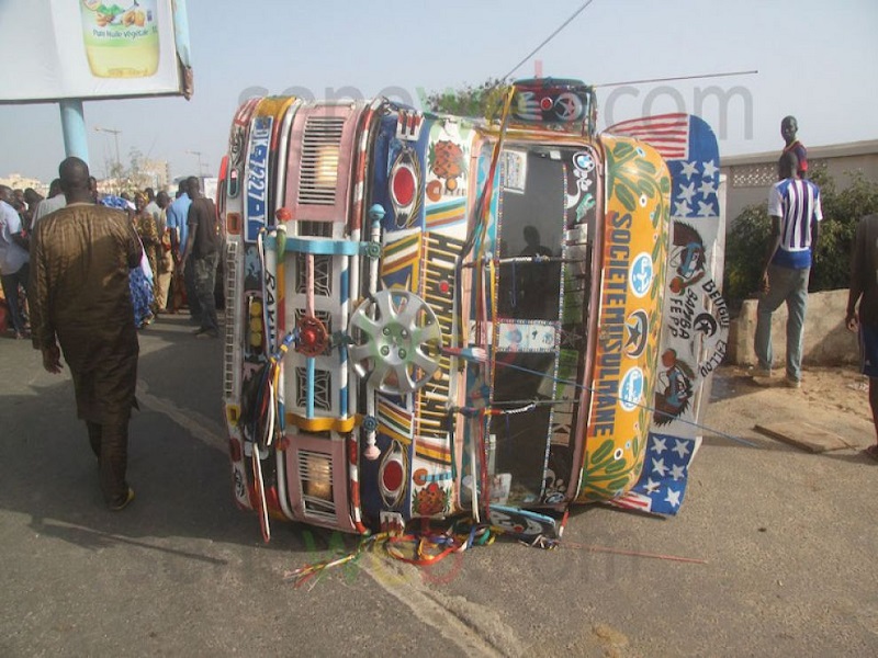 Hann pêcheur : un accident entre  "car-rapides" fait 30 blessés