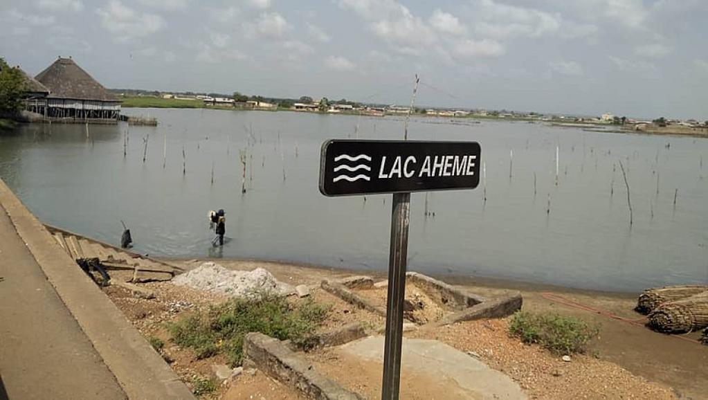 Douze morts dans un naufrage au Bénin
