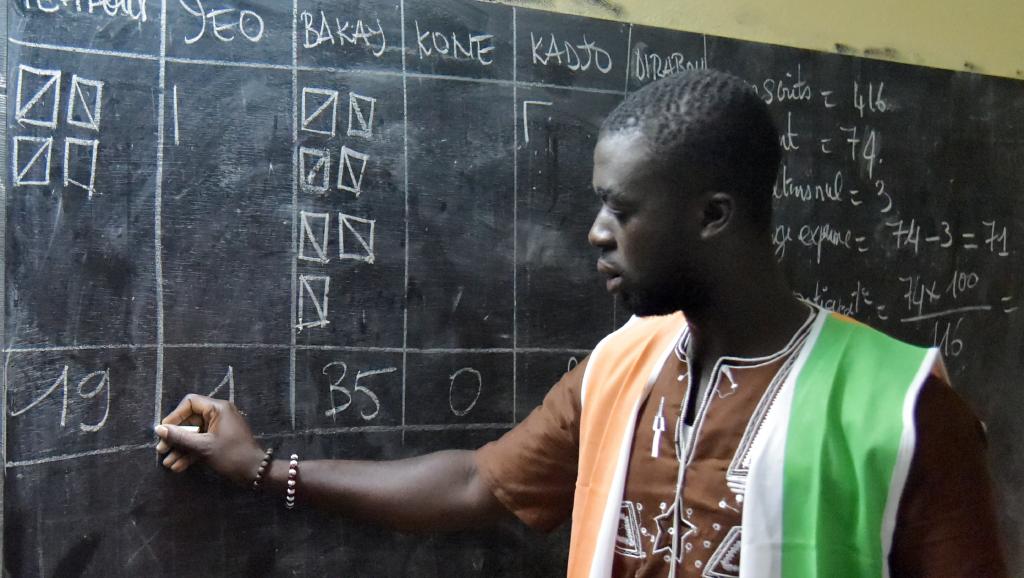 Réforme de la CEI en Côte d'Ivoire: le président Ouattara clôt le débat