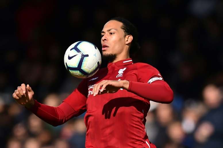 Van Dijk choisit le meilleur joueur de l'histoire du football