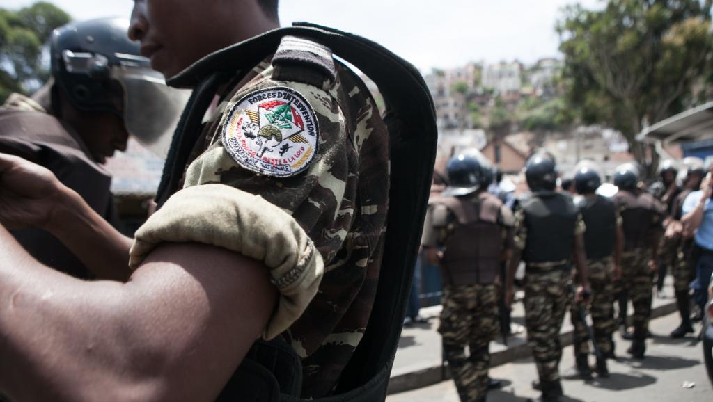 Madagascar: polémique après la vidéo d'un policier abattant un homme à terre