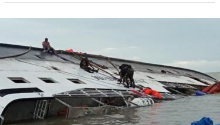 ​Le navire Austrheim a chaviré avec 200 personnes à son bord