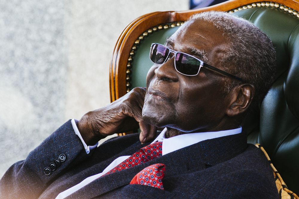 Robert Mugabe: du héros de la libération au despote solitaire