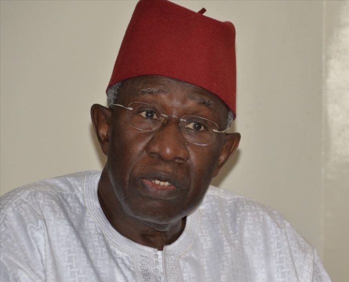 Les précisions de Iba Der Thiam suite à la Colère des Niassenes: "Dire que El Haj Abdoulaye Niasse était l'élève d'El Haj Malick serait ridicule"
