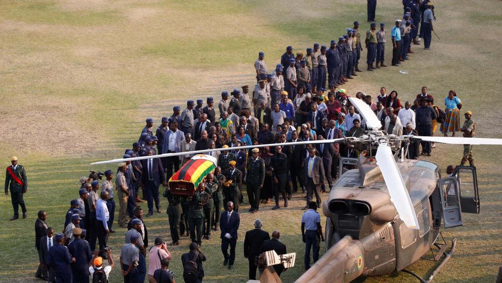 Hommage national à Mugabe avant une inhumation au Champ des héros dans un mois