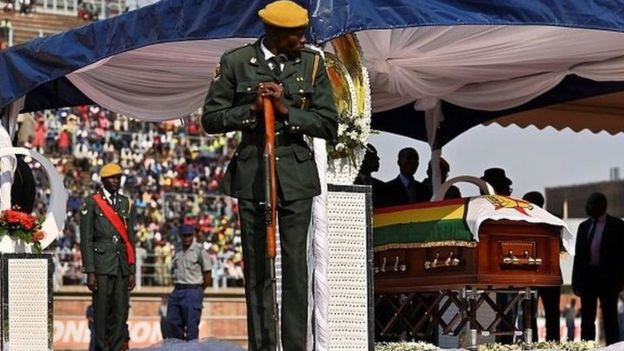 Le Zimbabwe rend un dernier hommage à Mugabe