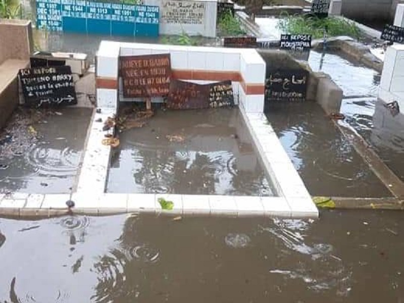 Les cimetières de Pikine sous les eaux: l'Arène nationale au banc des accusés