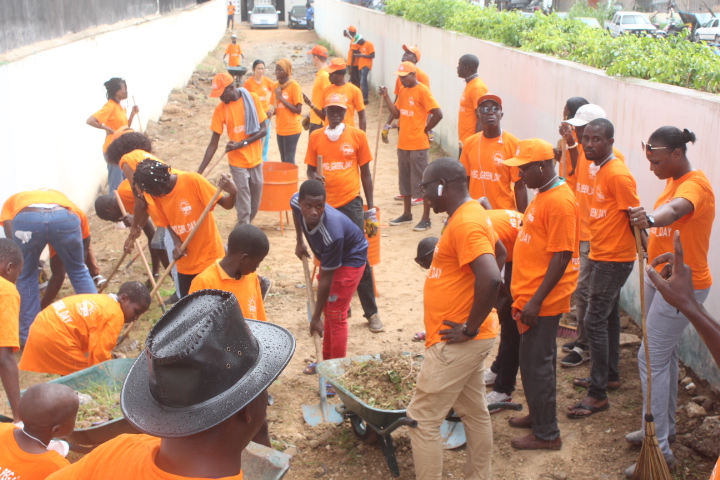 La "#Green_Day de PEG Sénégal avec les habitants du quartier Sud Foire
