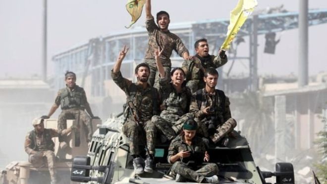 La Turquie attaque les Kurdes en Syrie
