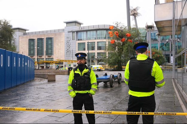 Plusieurs personnes poignardées à Manchester, la police antiterroriste saisie