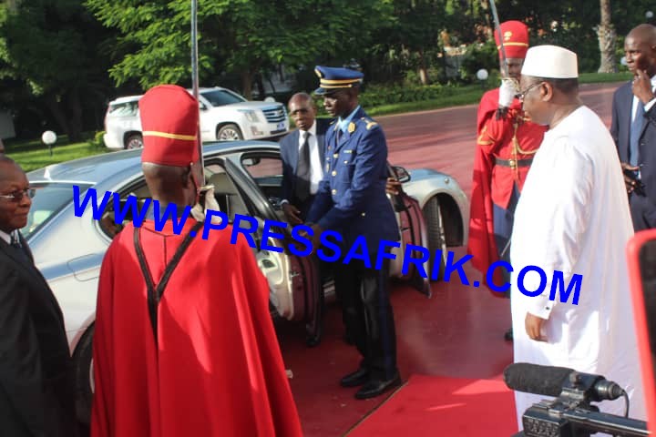 Me Wade est arrivé au Palais