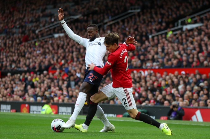 Manchester United accroche Liverpool dans le derby d’Angleterre (1-1)
