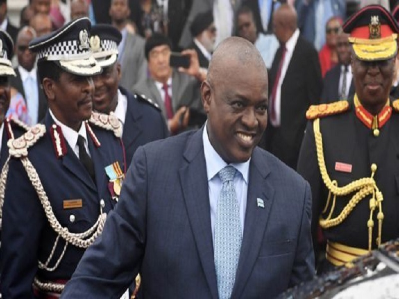 Mokgweetsi Masisi remporte la présidentielle au Botswana