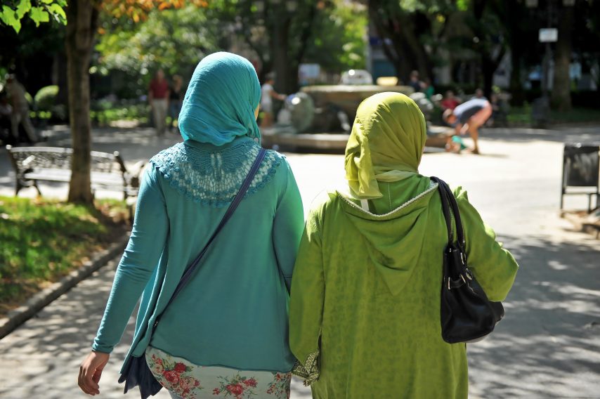 France : Le Sénat vote l'interdiction du voile pour les sorties scolaires
