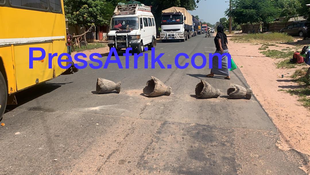 ​ Sédhiou : une jeune fille de 15 ans tuée dans un accident, la population manifeste