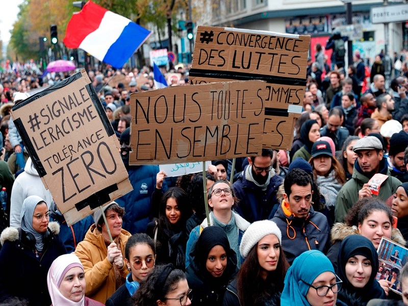 France: des milliers de personnes marchent contre l'islamophobie