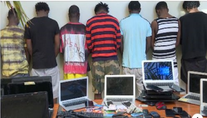 Sénégal : 50 présumés cybercriminels nigérians placés sous mandat de dépôt