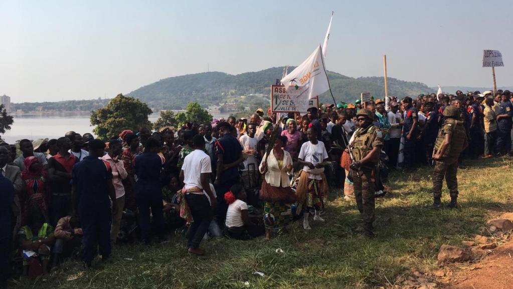 RDC: le président Tshisekedi à la rencontre des victimes des inondations à Zongo