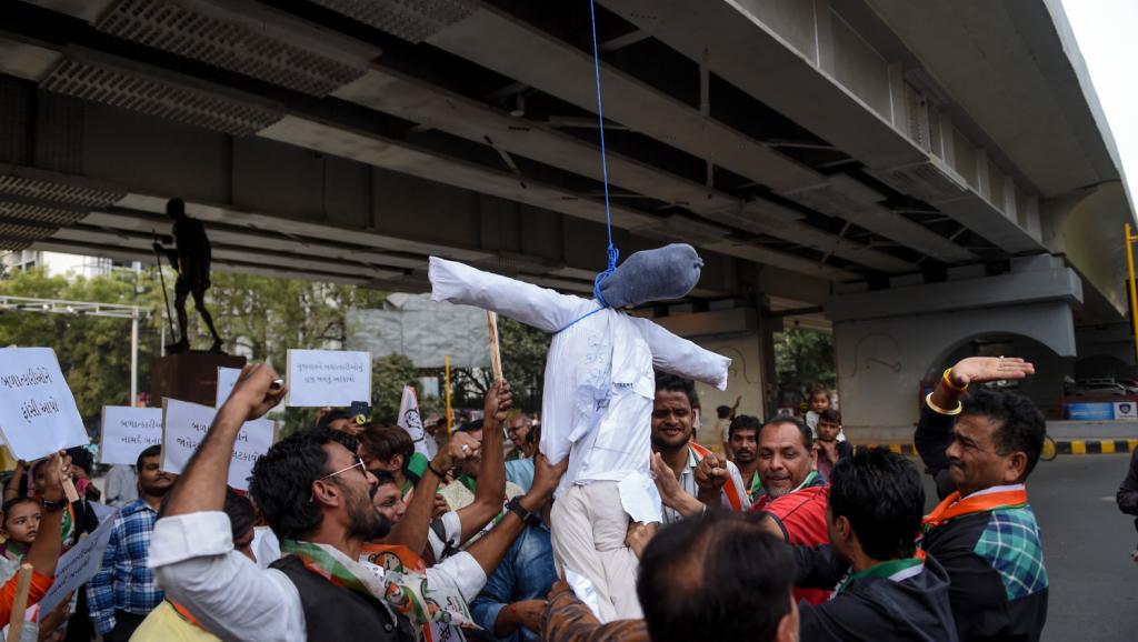 Inde: une jeune femme victime de viol est brûlée vive sur le chemin du tribunal