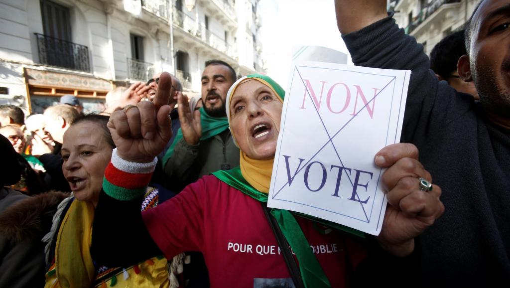 Présidentielle en Algérie: premier «débat» entre les cinq candidats