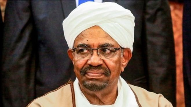 Soudan: l'ancien président Omar el-Béchir condamné à deux ans de "résidence surveillée"