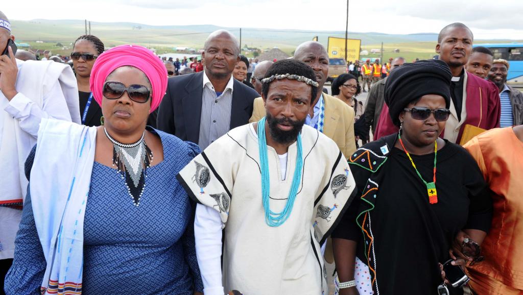 Afrique du Sud: Ramaphosa libère 14 000 prisonniers, dont le roi des Thembu