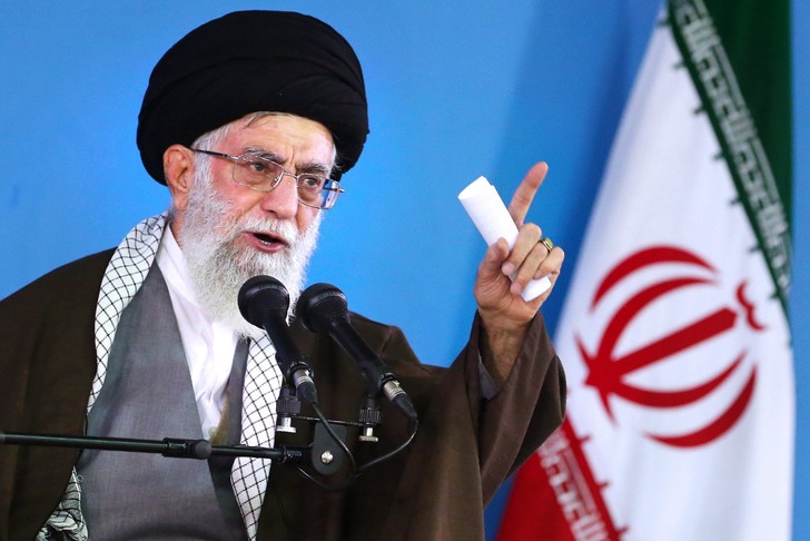 Raids américains sur un groupe pro-iranien en Irak: Khamenei condamne la « malveillance » de Washington