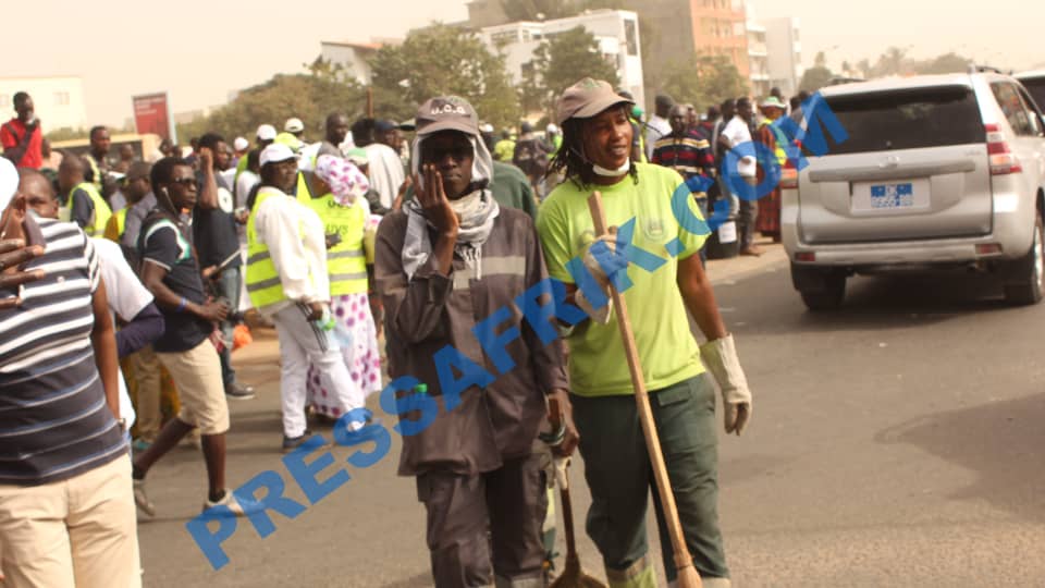 Images - Lancement journée nationale mensuelle du nettoiement par Macky Sall