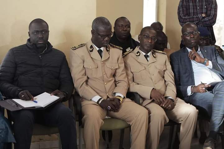 Mbeubeuss: le ministre Abdou Karim Fofana instruit le préfet de Pikine d'interdire le travail des enfants et la mise en feu des déchets et pneus