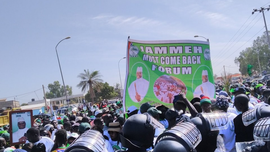 Gambie: des manifestants demandent le retour de l’ex-président Yahya Jammeh