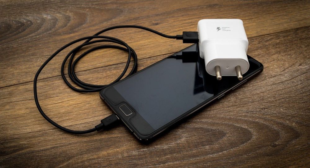 Ces chargeurs de portables qui risquent de mettre le feu à votre maison