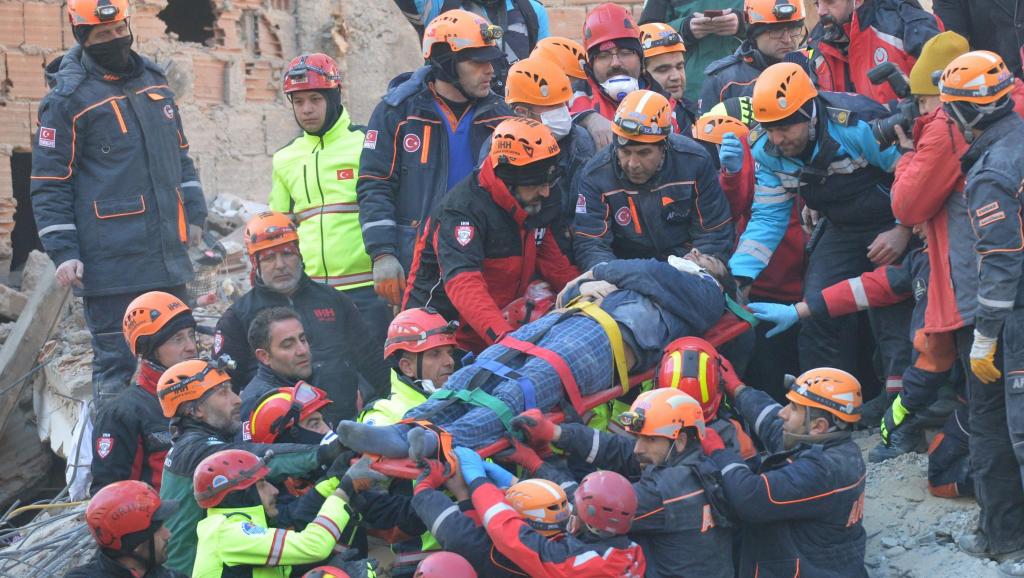 Turquie: un puissant tremblement de terre touche l’est du pays 