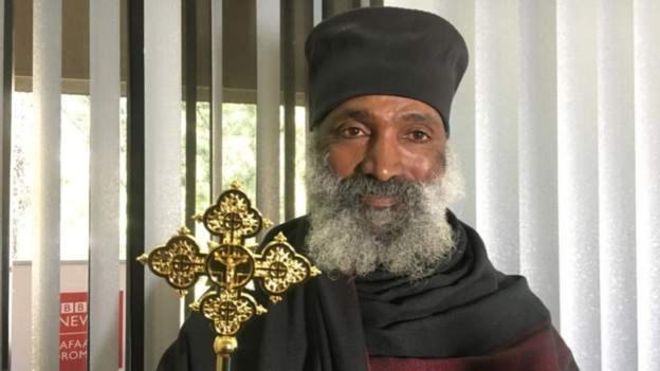 Un prêtre éthiopien construit une église et une mosquée