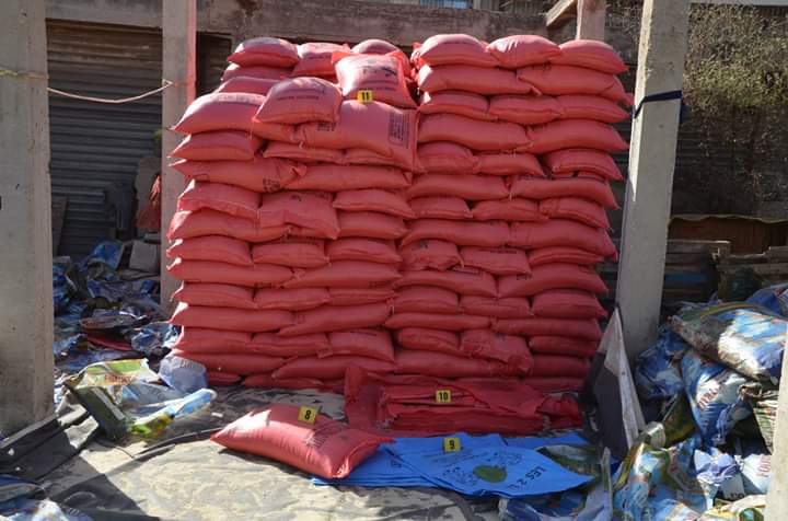 Rue Tolbiac Dakar: la police saisit plus de 150 tonnes de riz impropre à la consommation et arrête 6 individus