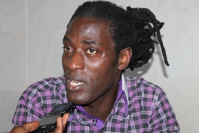 D'anciens militaires portent plainte contre le chanteur Mame Goor Djazaka