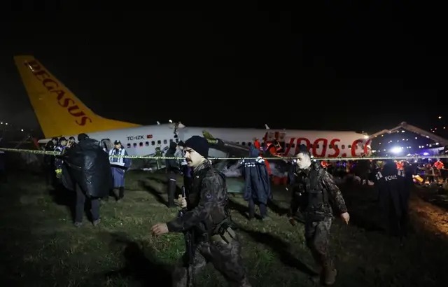 Turquie : Un avion se brise en trois après son atterrissage, 120 personnes blessées