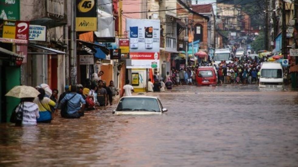 Madagascar: l'annulation des mesures en faveur des élèves sinistrés interroge