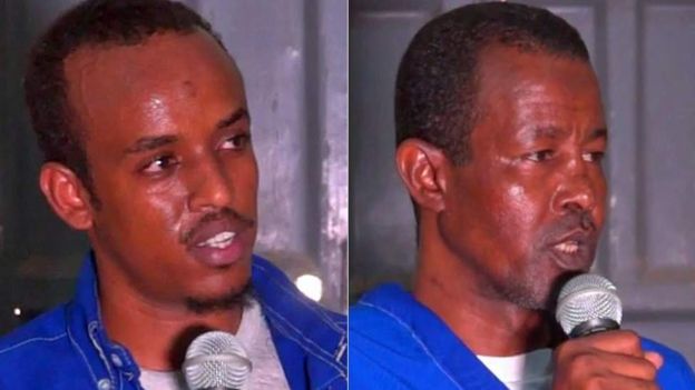Abdifatah Abdirahman Warsame (à gauche) et Abdishakur Mohamed Dige (à droite) ont demandé pardon au père de la victime.