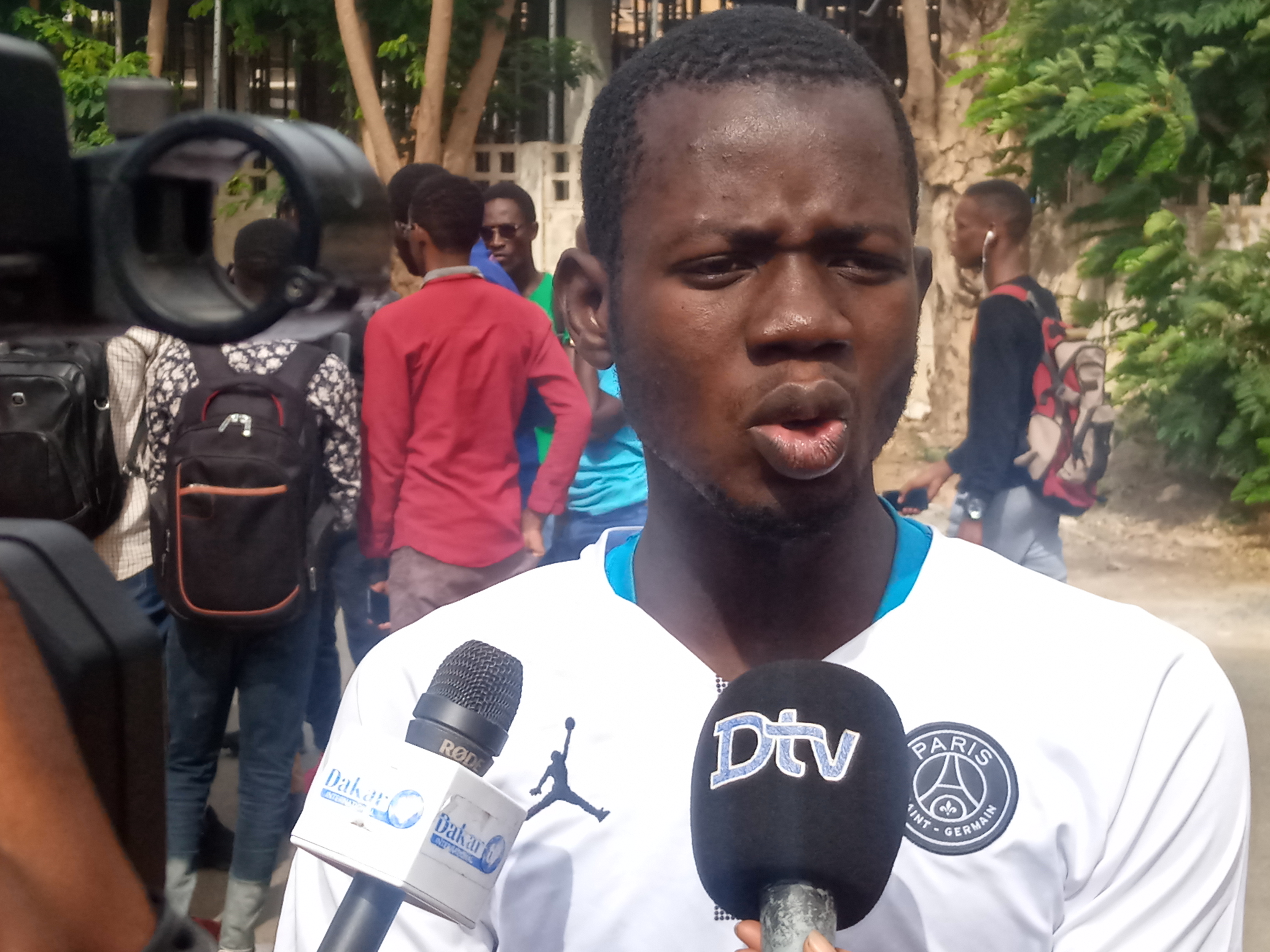 interdits de marcher, les nouveaux bacheliers non orientés donnent un ultimatum d'une 7 jours à  Cheikh Oumar Anne 