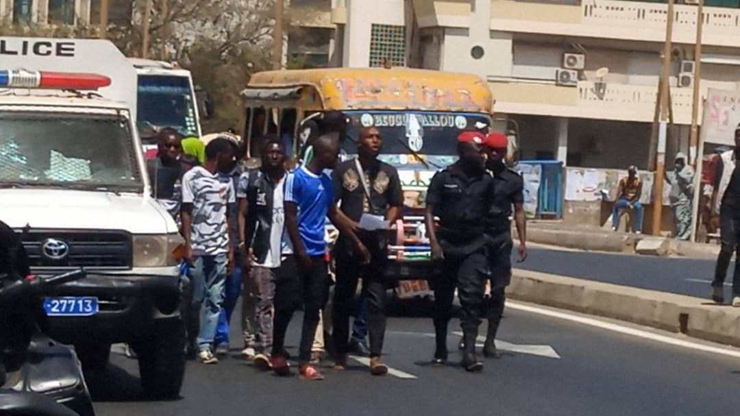 La marche des étudiants non-orientés finalement autorisée par le préfet (IMAGES)