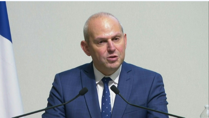 Coronavirus: le ministre français de la Culture contaminé, au moins 25 morts