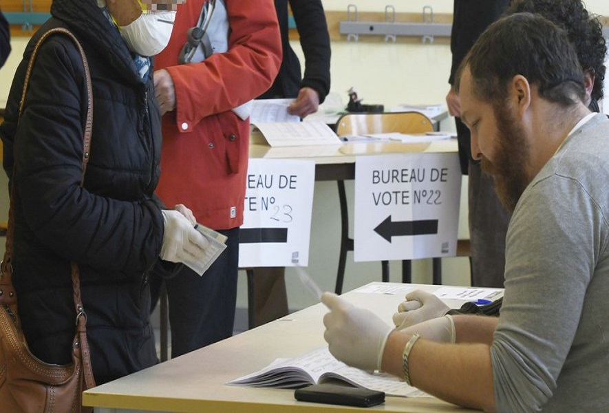 Municipales 2020 en France : participation de 18,38 % à midi sur fond de craintes de contagion du coronavirus