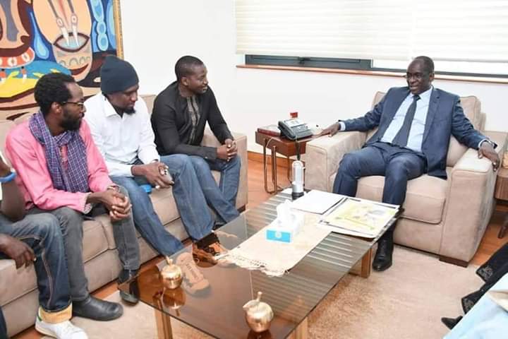 Lutte contre le #COVID 19: les responsables de Yen a marre reçus par le ministre de la Santé