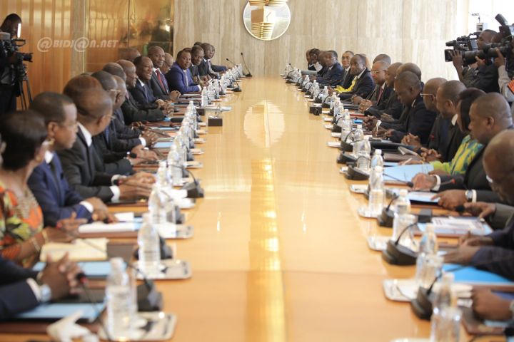 #Coronavirus en Côte d'Ivoire: le gouvernement annonce la fermeture des frontières terrestres, maritimes et aériennes à tout trafic de personnes