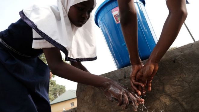 Coronavirus : des conseils de l’OMS pour en finir avec les idées reçues