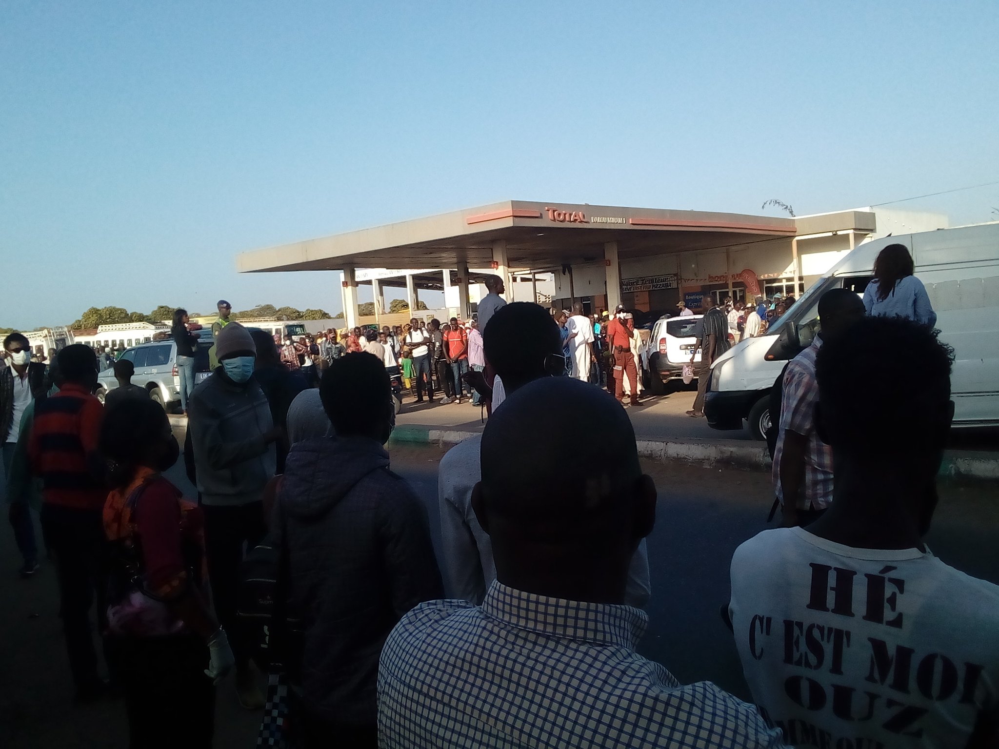 Keur Massar: les nouvelles mesures du ministre des Transports occasionnent de grands rassemblements devant les arrêts bus